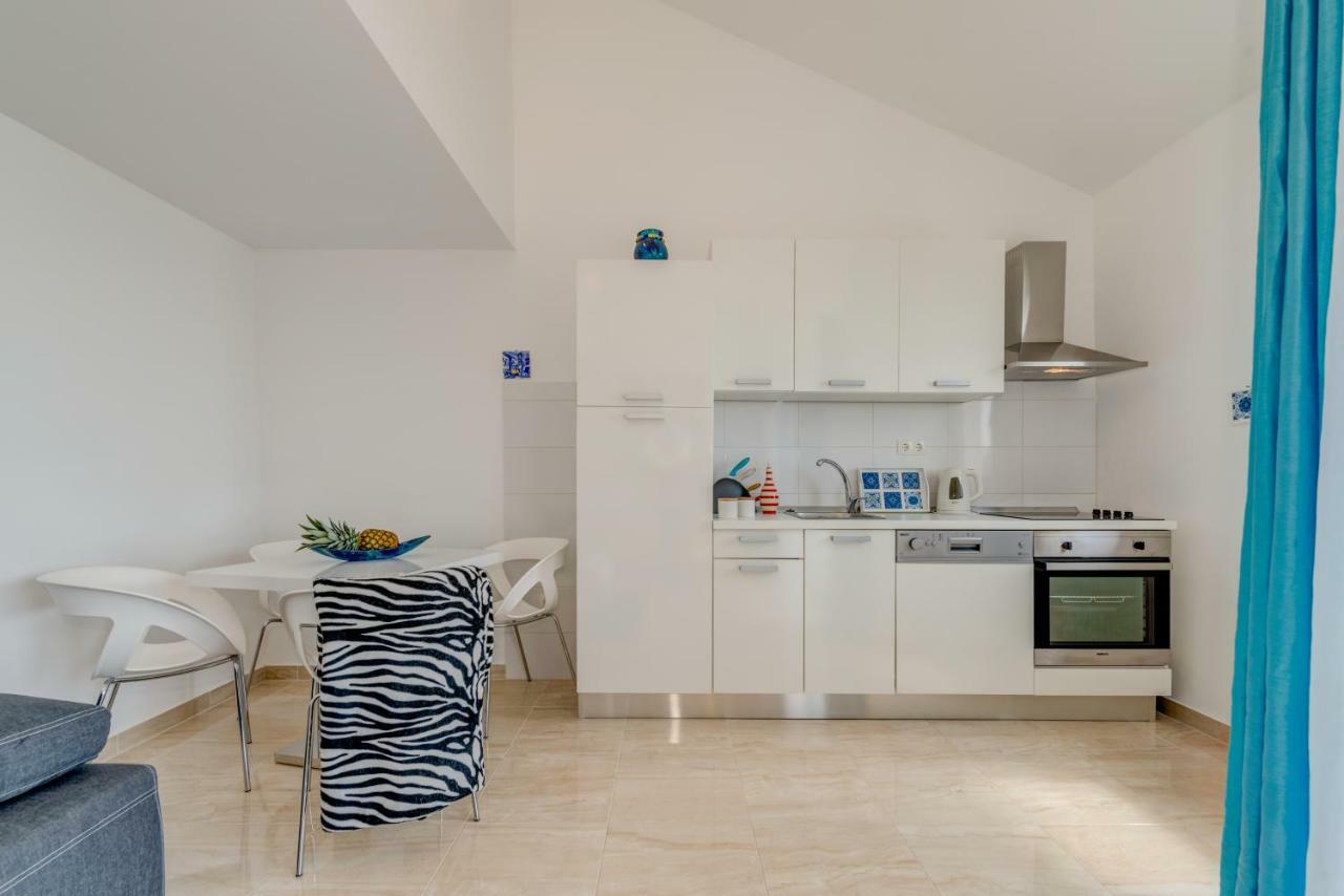 Holiday Home Figa Omis Exterior photo