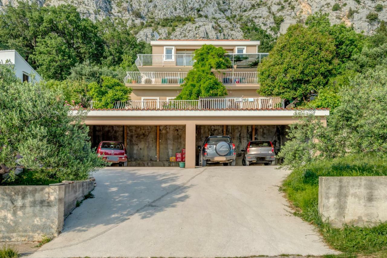 Holiday Home Figa Omis Exterior photo